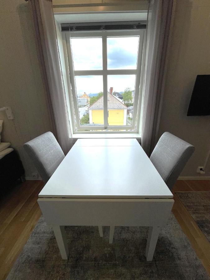 Presttind - Studio Apartment With Free Parking Narvik Eksteriør billede